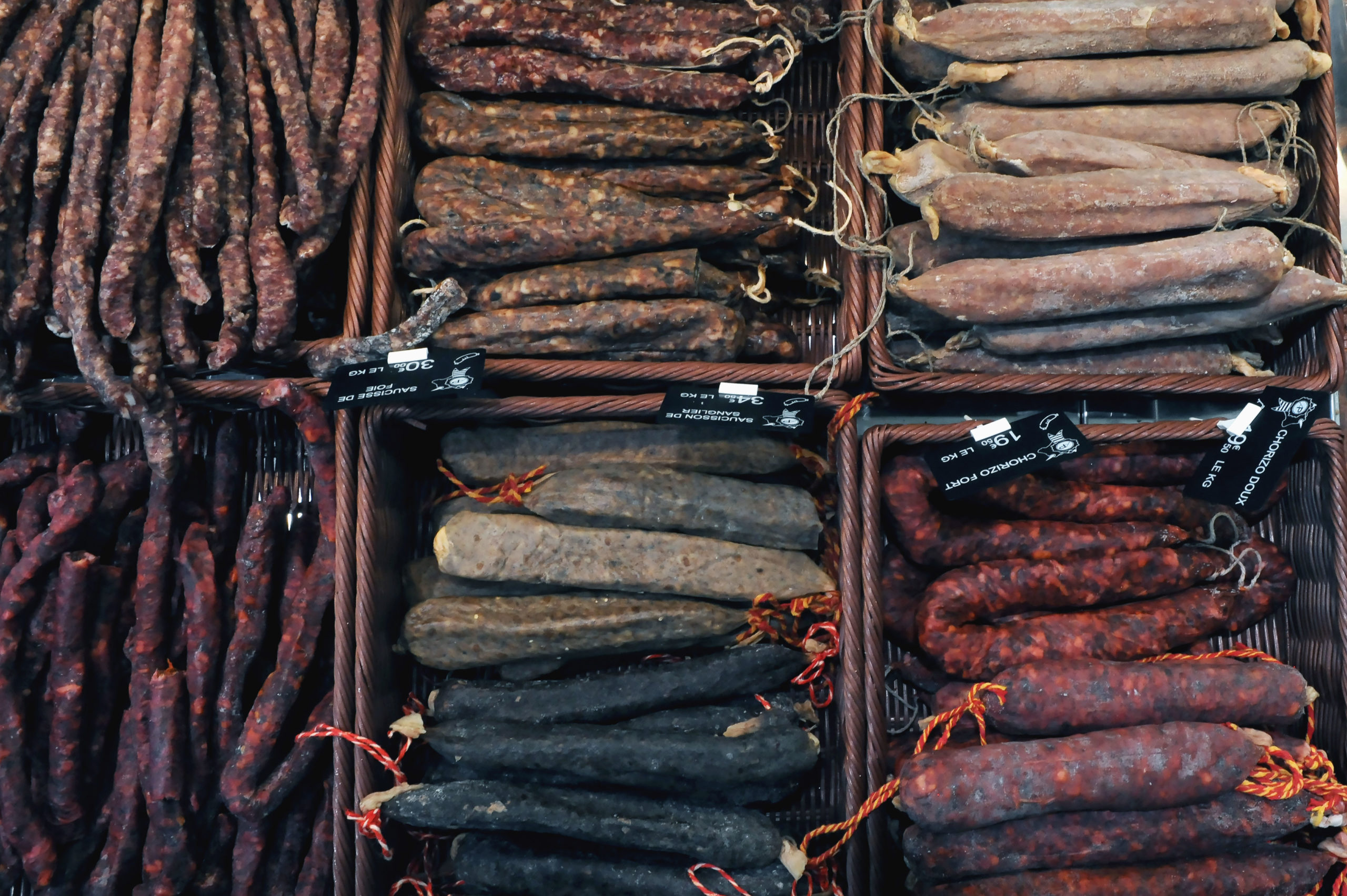 Maison Pouget - Charcuterie à Bourg-Madame et Err - Salaisons faites maison | Fouets et Saucissons