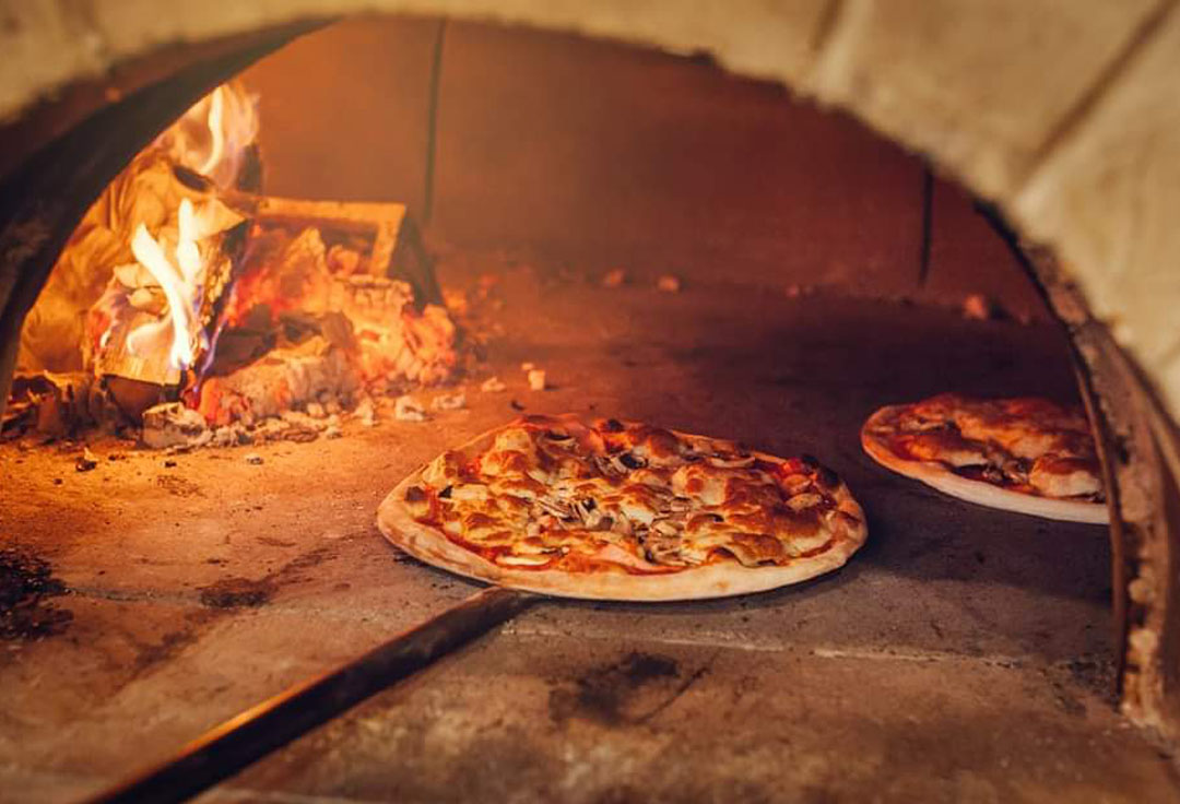 Maison Pouget - Boucherie Charcuterie à Err - Vente de pizzas en été