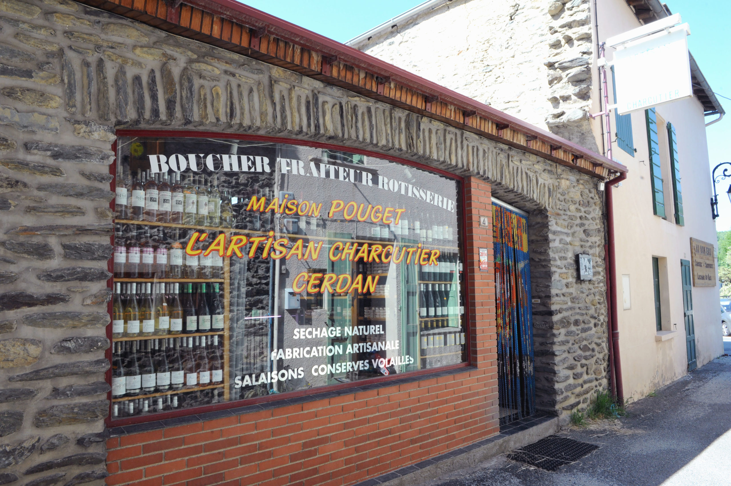 Maison Pouget - Boucherie Charcuterie à Err - La vitrine de la boutique